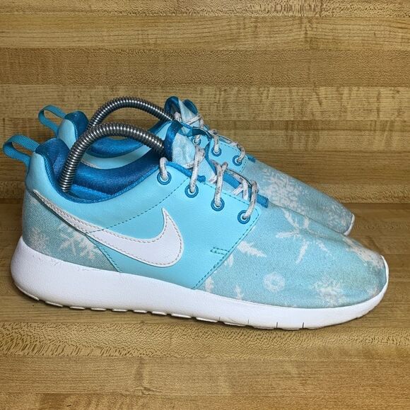 Nike Roshe One GS Snowflake Youth 6Y Women’s 7.5 - Picture 1 of 7